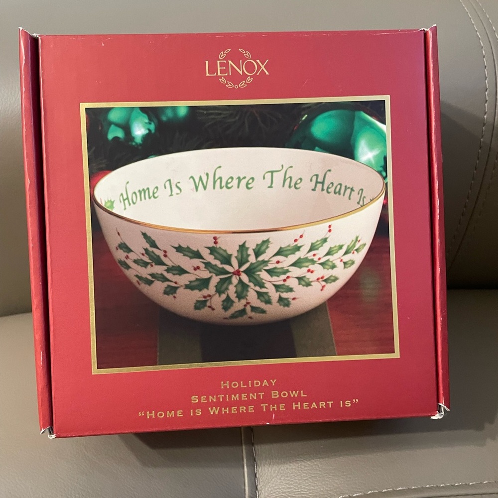 Lenox Holiday Sentiment Bowl - Green and Red Design